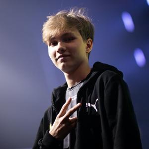 他们不仅需 他们不仅需
