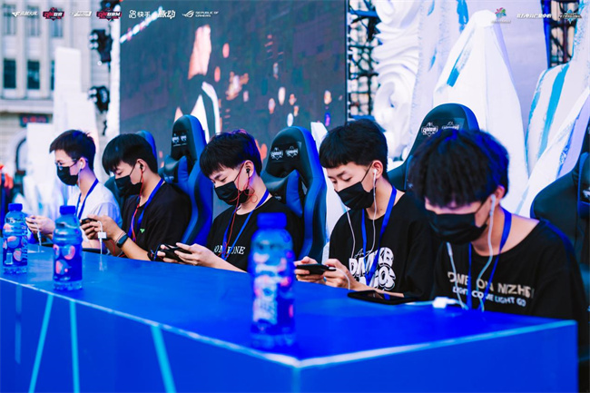 双方都表现 双方都表现